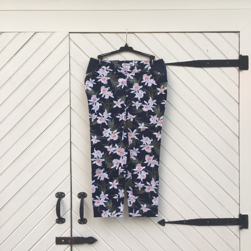 Old Navy Maternity Pixie Ankle Pants
